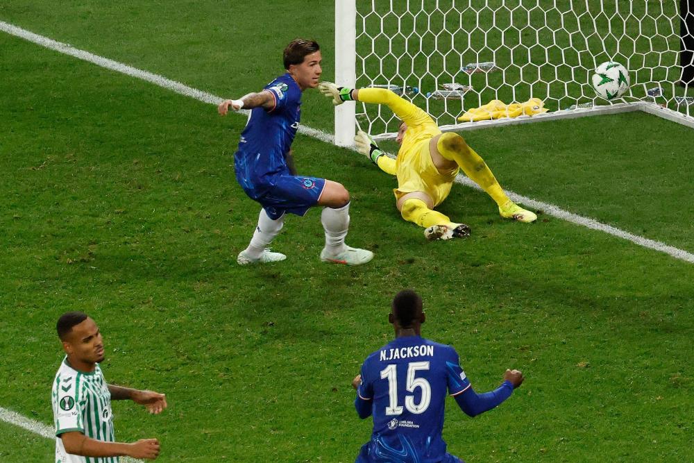 新援上来第一脚就进球